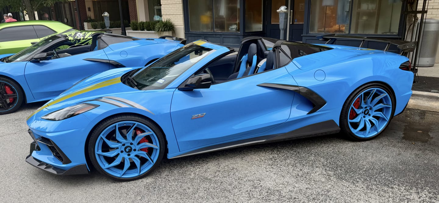 Customer photo review of Chevrolet Corvette C8 DRY CARBON FIBER 5VM Side Skirts