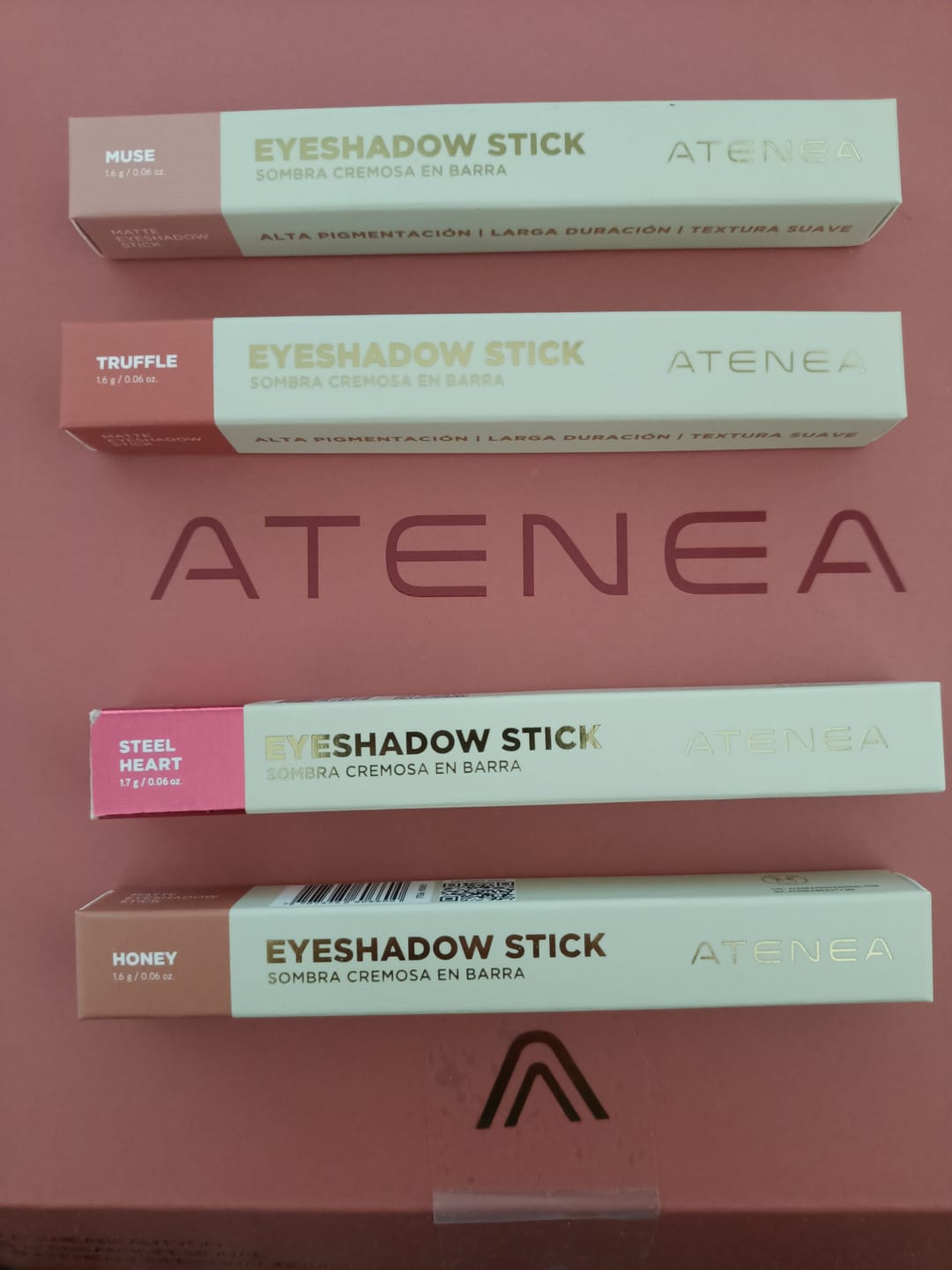 Customer photo review of SOMBRAS CREMOSAS MATE EN BARRA