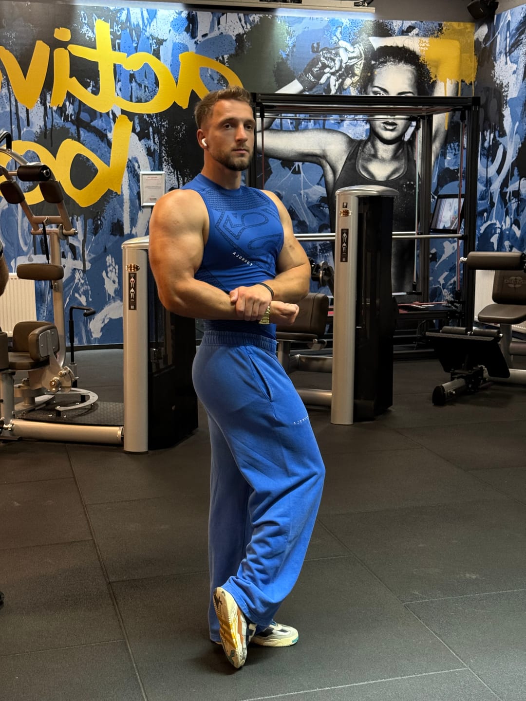 Customer photo review of 3047 - Superman Compression Tanks