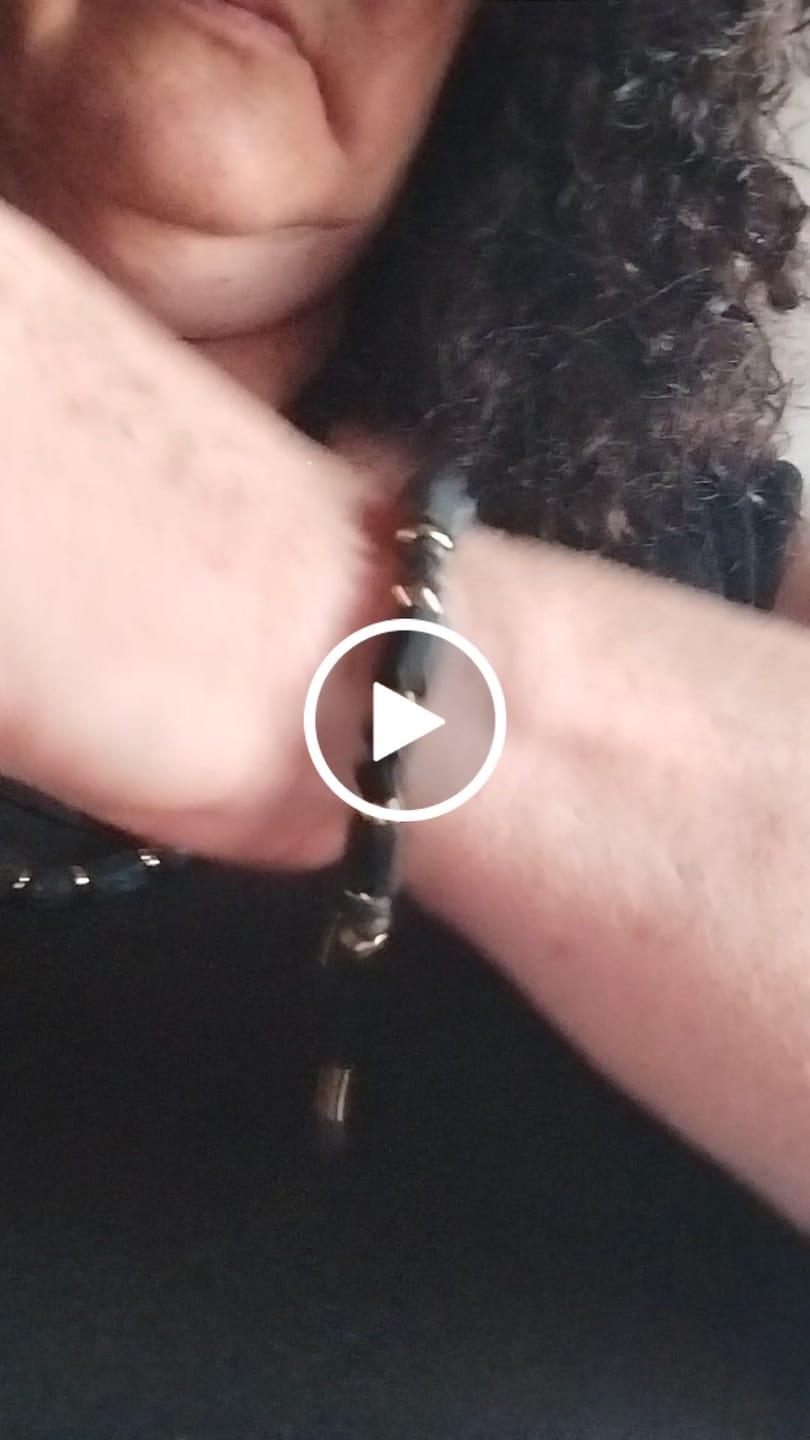 Customer video review of Turmalin Naturstein Set - Halskette & Armband