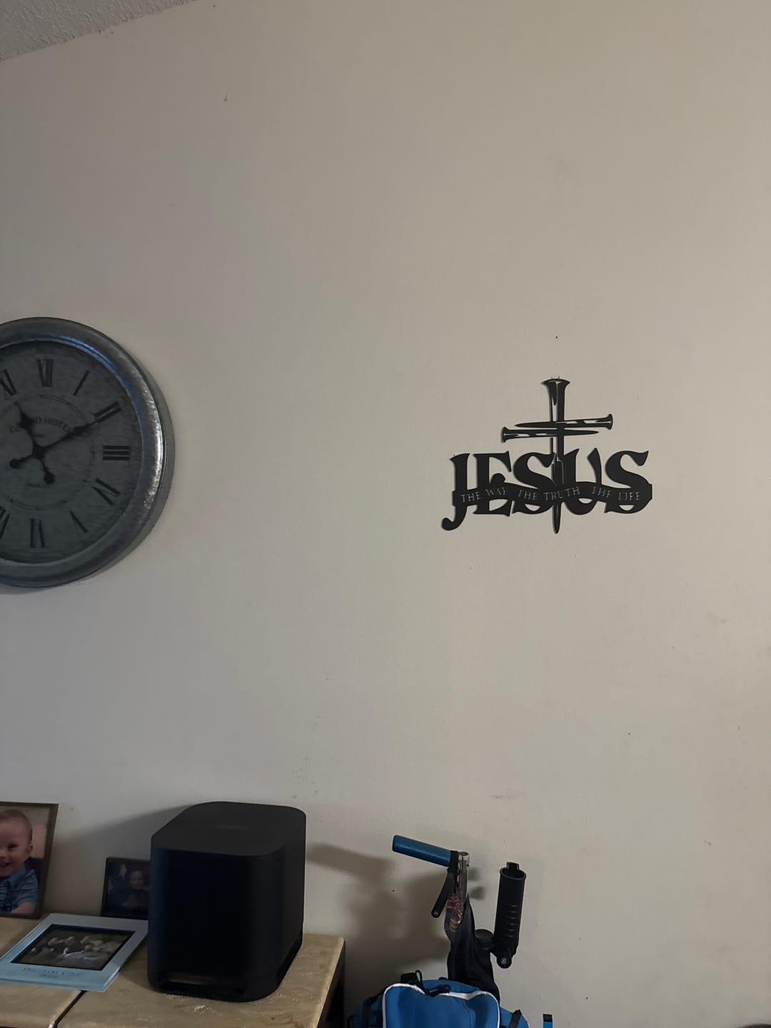 Customer photo review of Christianartworkshop Faithful Jesus & Cross Design Metal Wall Decor Home Decoration