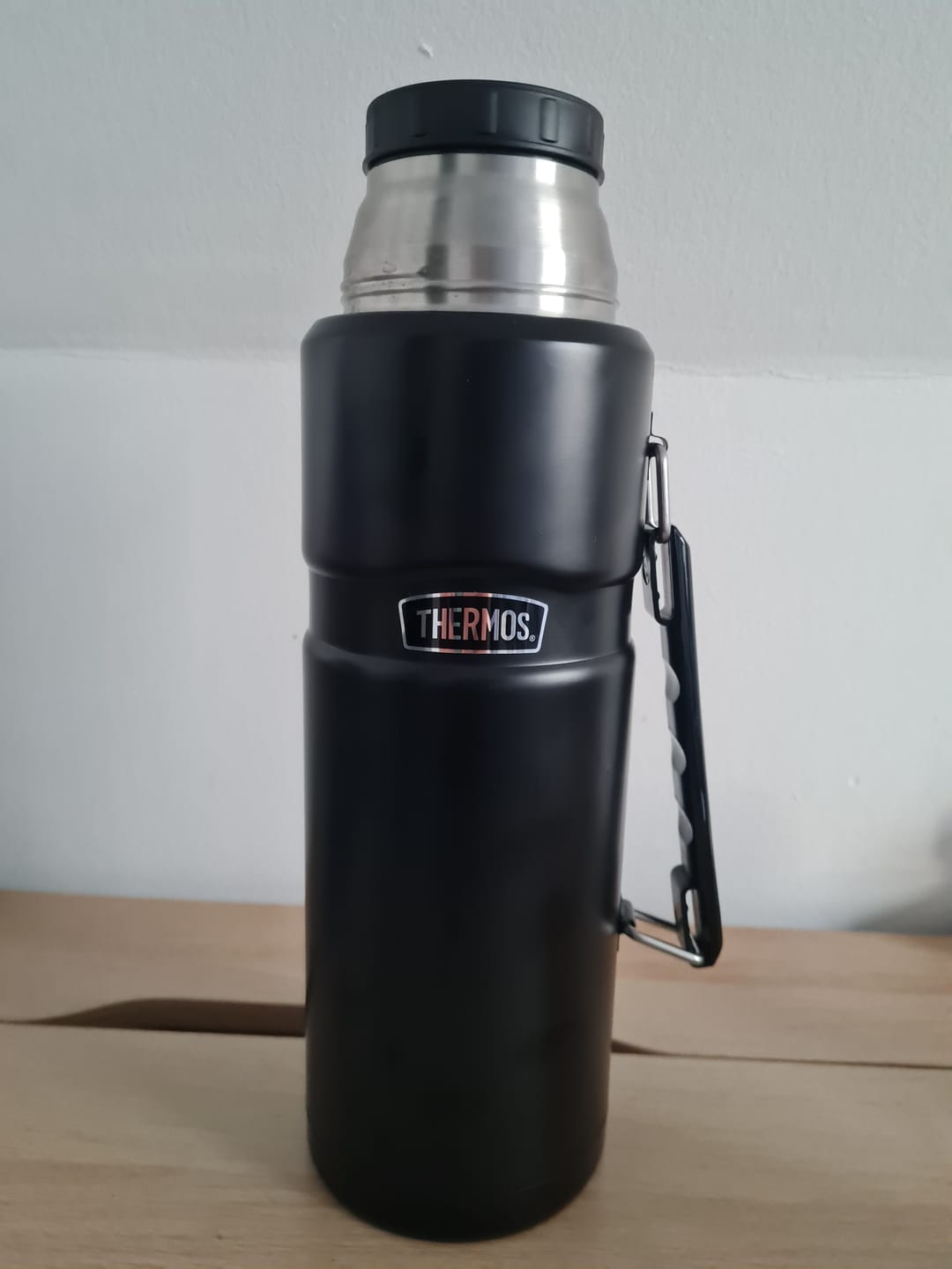 Customer photo review of TERMO LIQUIDO KING ACERO INOX 2 LITROS NEGRO
