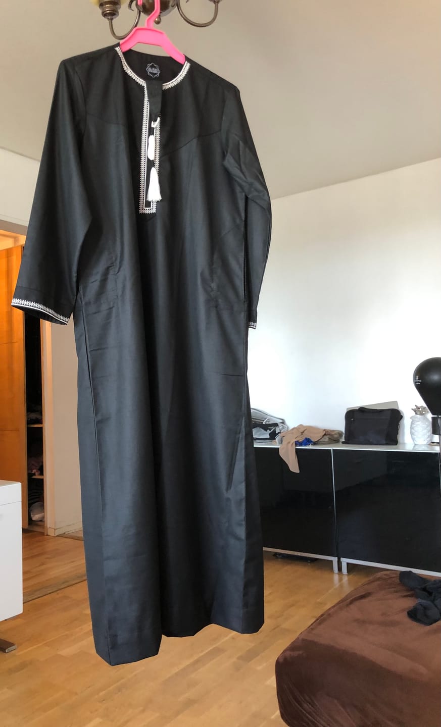 Customer photo review of Luxury Black & White Omani Thobe