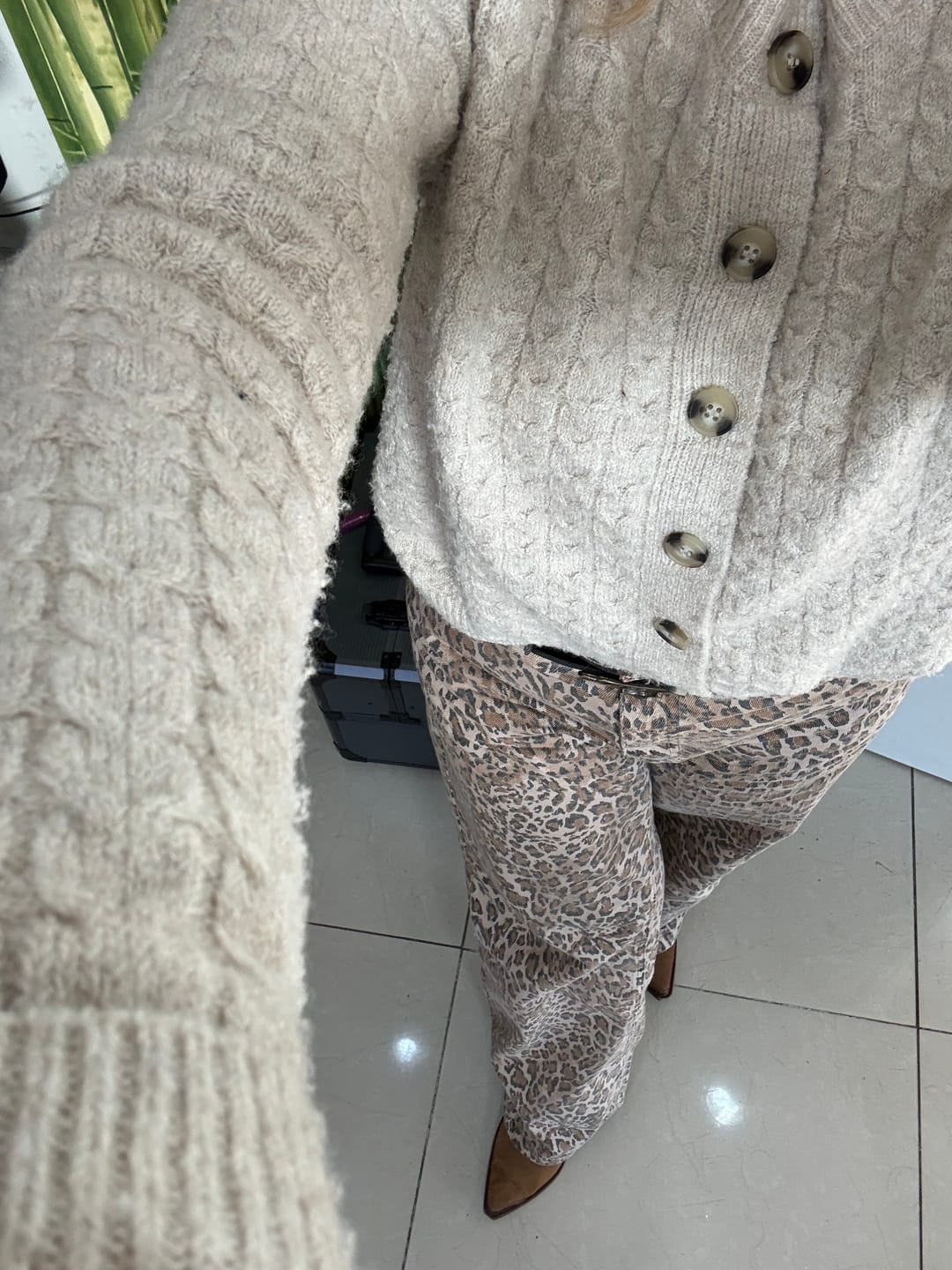 Customer photo review of JEANS WIDE LEG TIRO ALTO ADARA ANIMAL PRINT