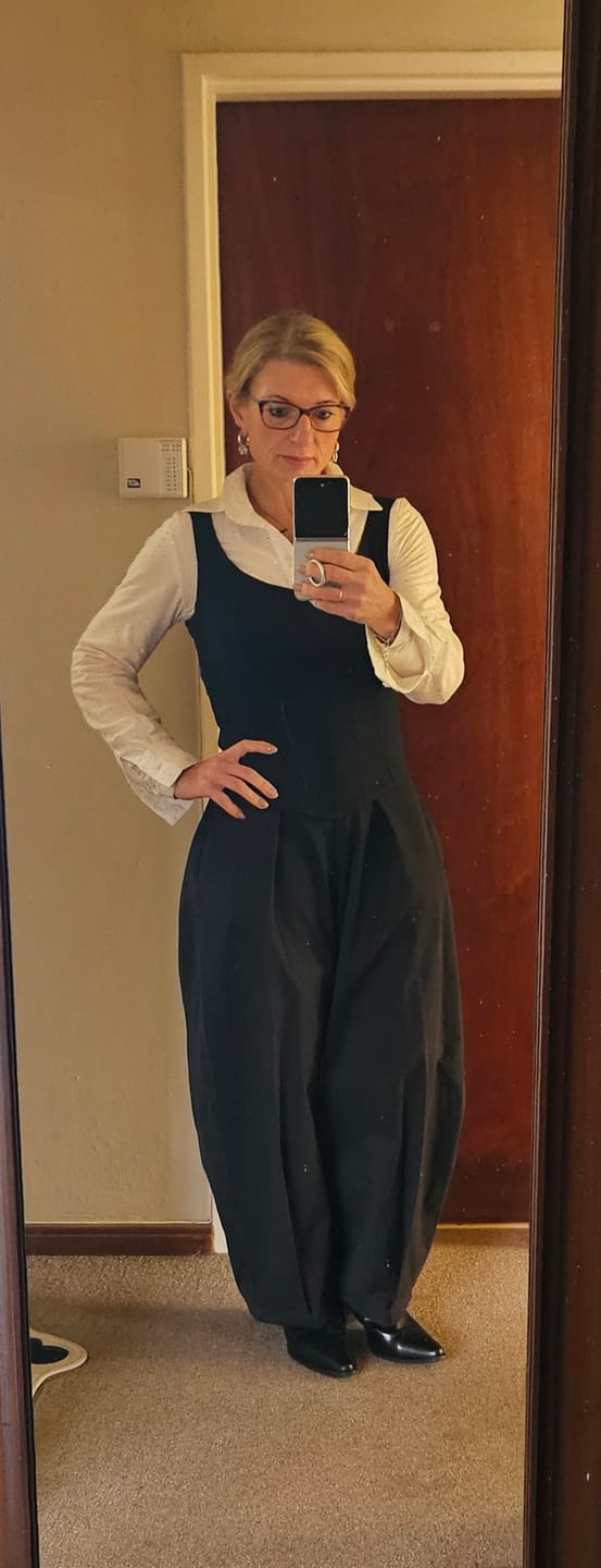 Customer photo review of Ora Balloon Trousers - Black
