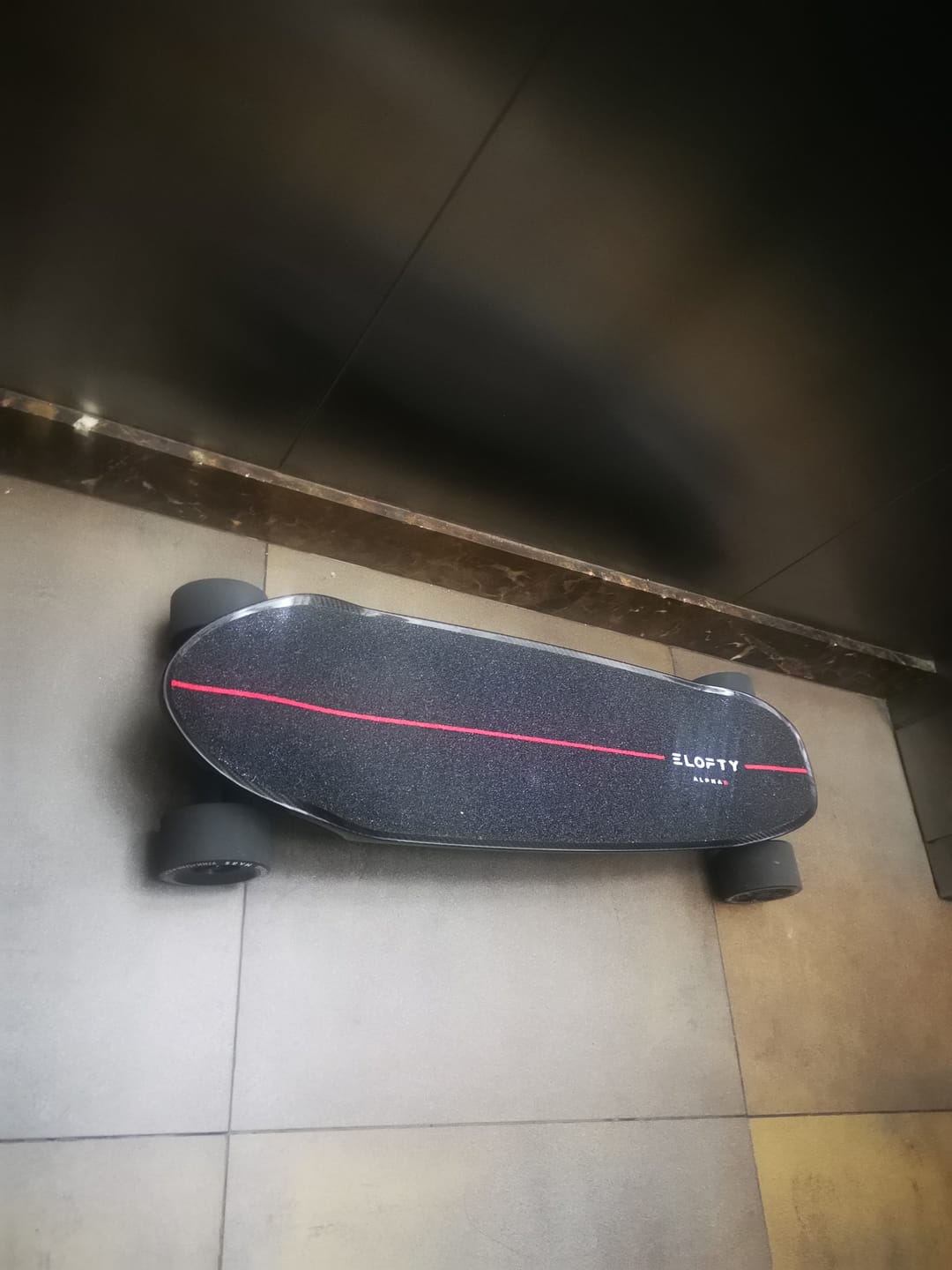 Customer photo review of Elofty® Alpha Classic Electric Skateboard