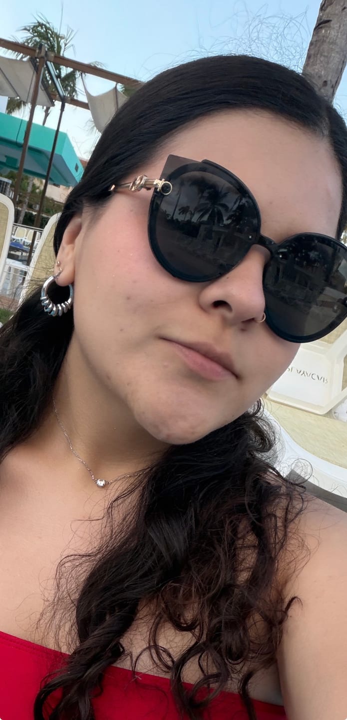 Customer photo review of Aretes Corin Plata