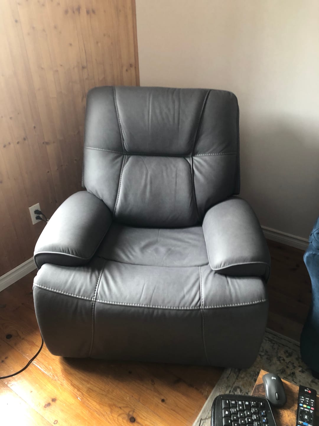 Customer photo review of KIRKE - Fauteuil 37" inclinable motorisé smoke