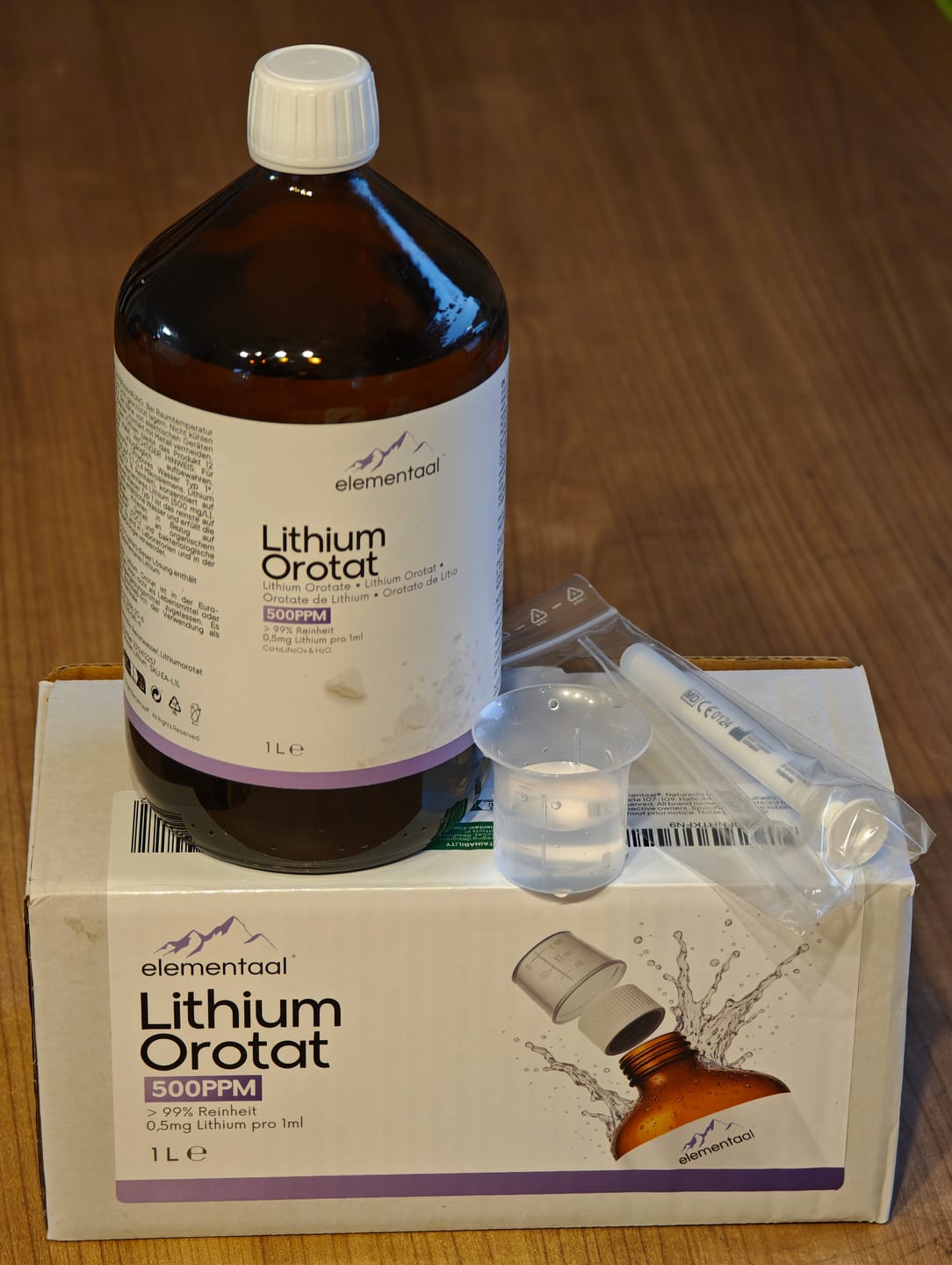 Customer photo review of 2 x 1000ml + 500ml Lithium Orotat | inkl. Dosierspritzen, Messbechern & Pipetten