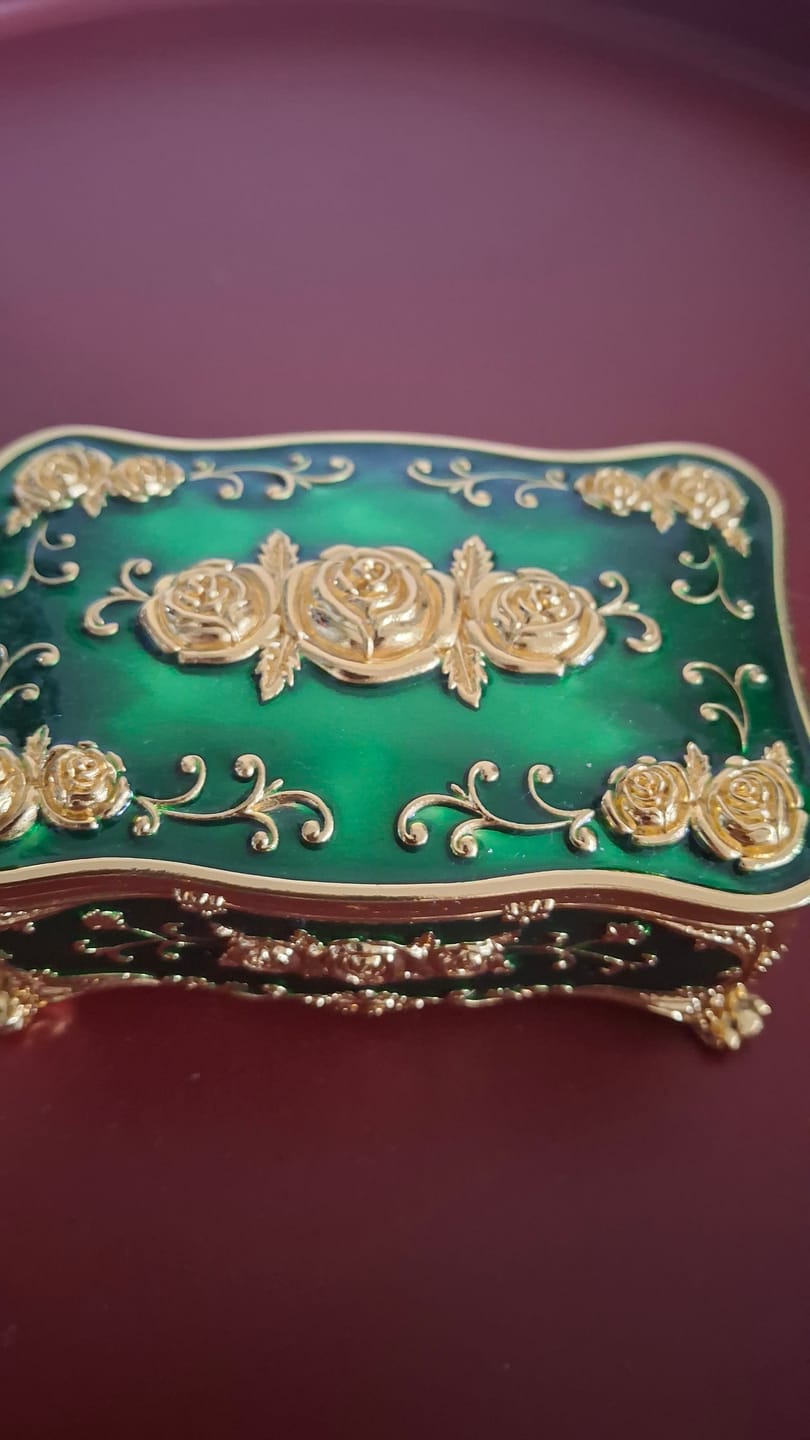 Customer photo review of Rose Jewelry Box