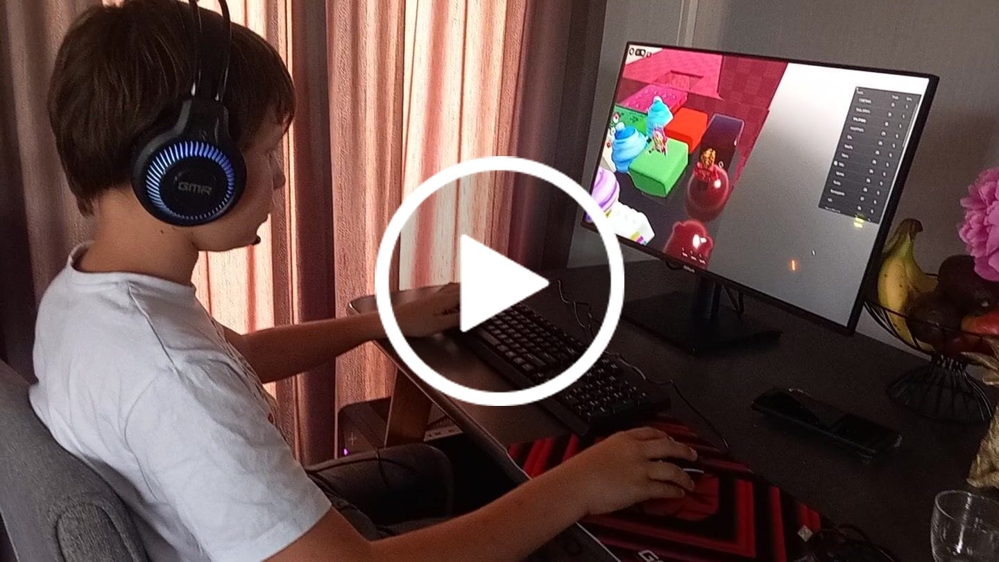 Customer video review of ScreenON - Gaming Set - X10099 - V2 (GamePC.X10099 + 27 Inch Monitor + Toetsenbord + Muis, Controller, Headset & Muismat) + WiFi & Bluetooth