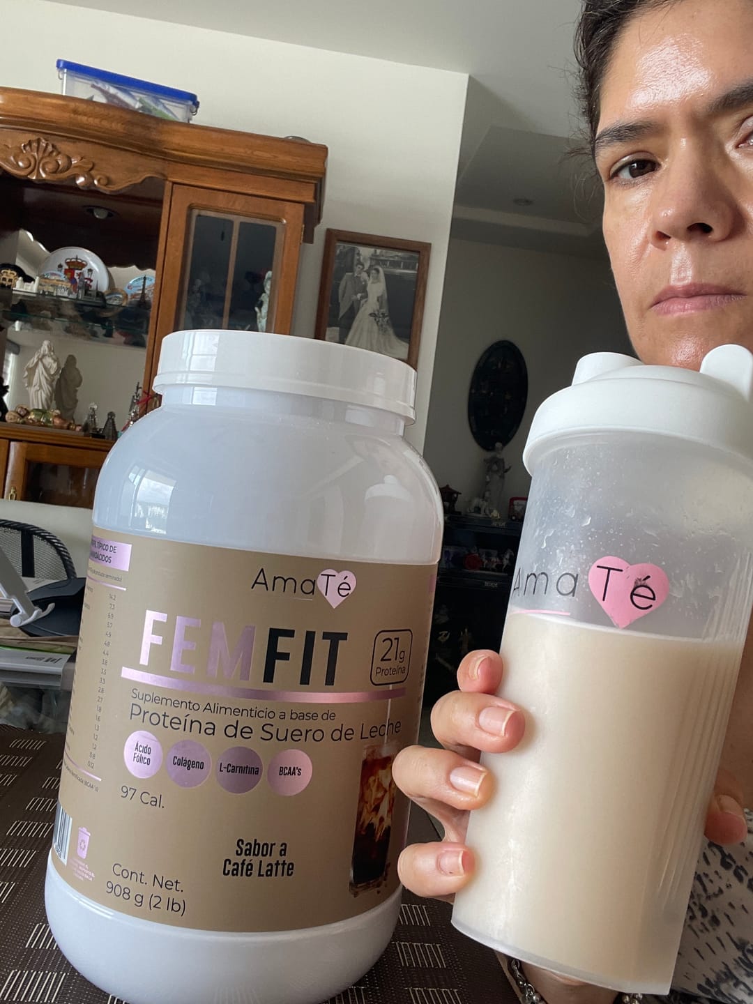 Customer photo review of Proteína FEMFIT Café Latte
