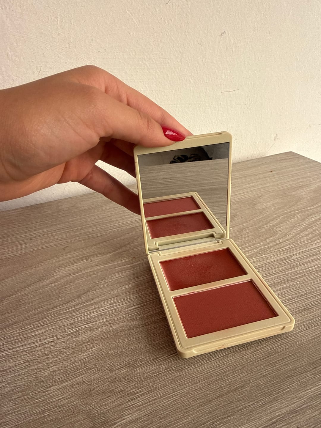 Customer photo review of RUBOR EN DÚO ALLURE CREMA Y POLVO COMPACTO