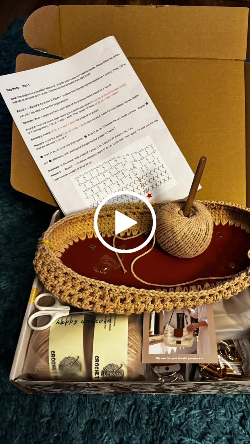Customer video review of CrochetPark™ Sunny Weekend Hobo Crochet Kit