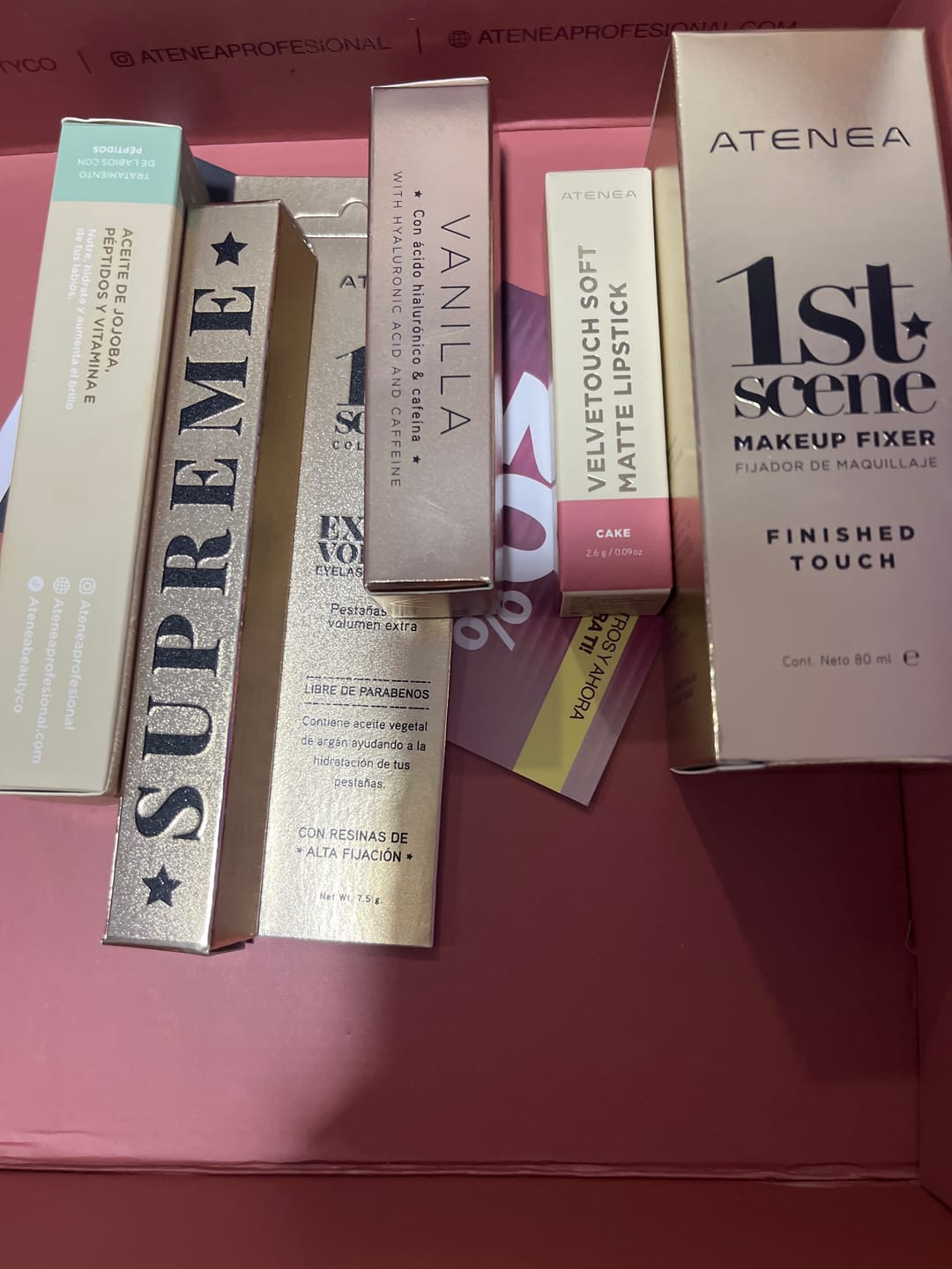 Customer photo review of FIJADOR DE MAQUILLAJE 1ST SCENE
