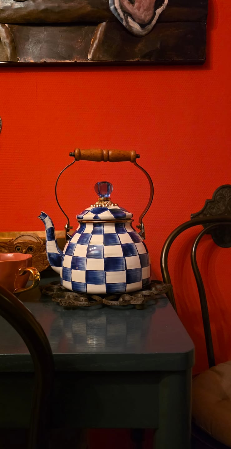 Customer photo review of Royal Check Blue Enamel Tea Kettle by Mackenzie-Childs 1,89L
