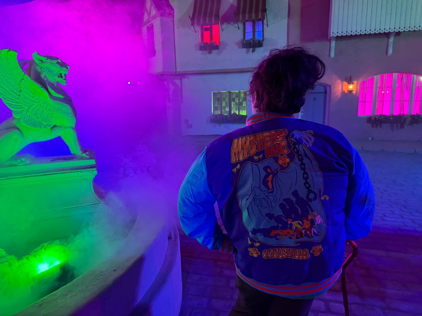 Customer photo review of Scooby-Doo "Mystery Inc." – Reversible Bomber Jacket