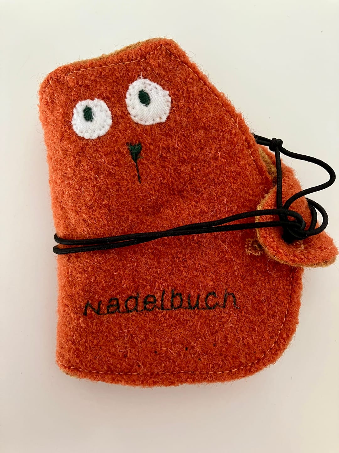 Customer photo review of Nadelbuch "Katze und Sardinen" | Bastelvorlage