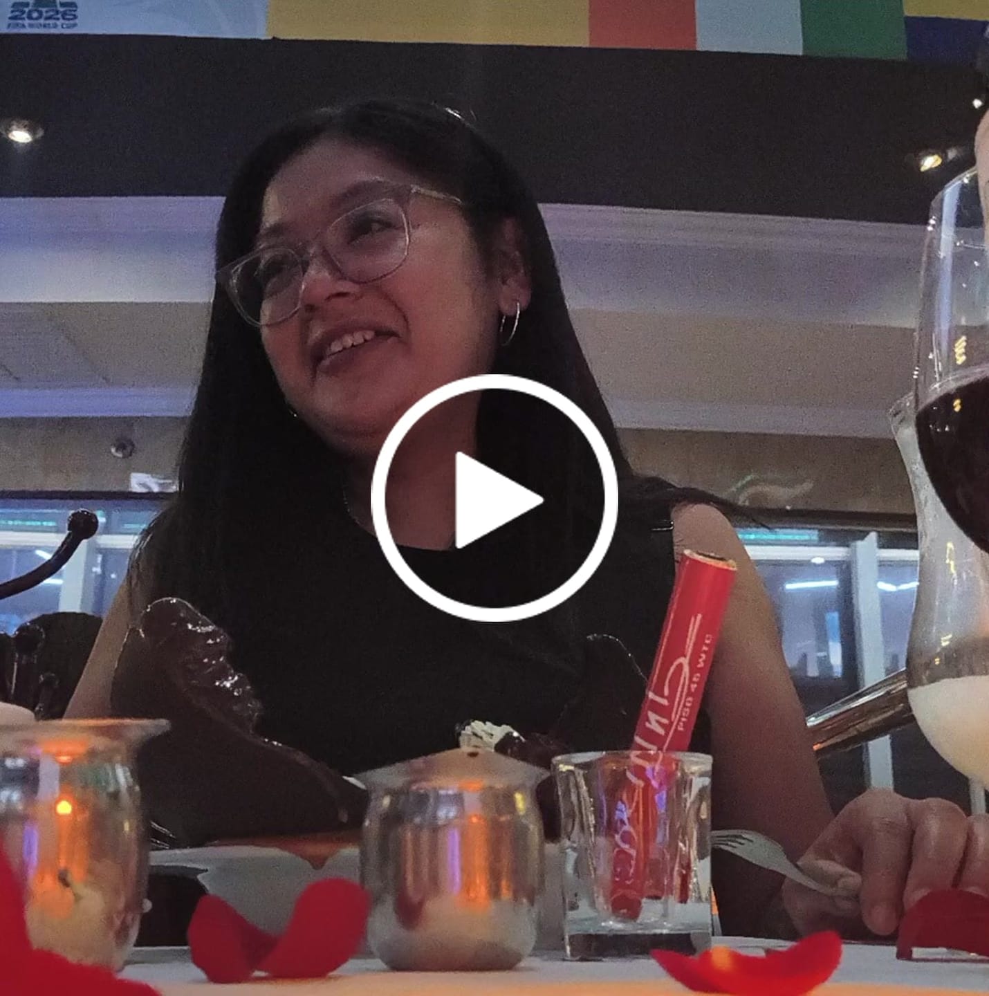 Customer video review of Cena Romántica