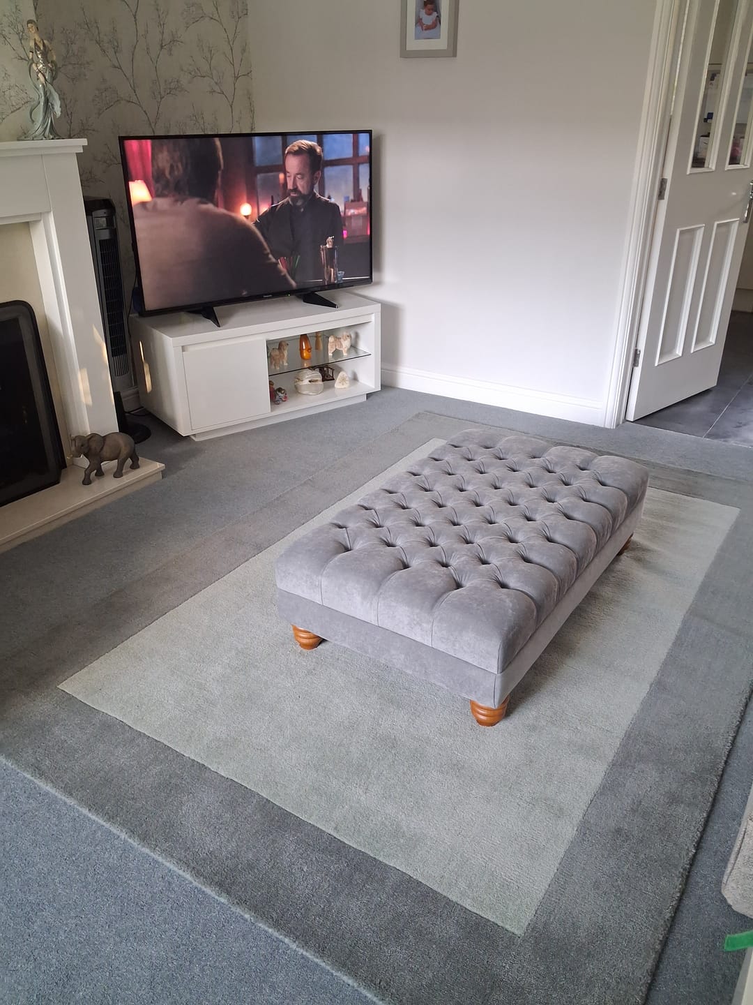 Customer photo review of Luxury Chesterfield Footstool Coffee Table – Naples Premium Upholstered Ottoman for Living Room