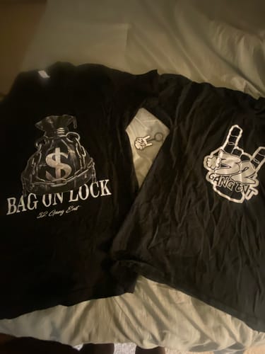 Customer photo review of BAG ON LOCK PREMIUM TEE