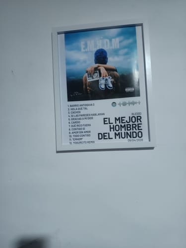 Reseña con foto de un cliente sobre EL MEJOR HOMBRE DEL MUNDO