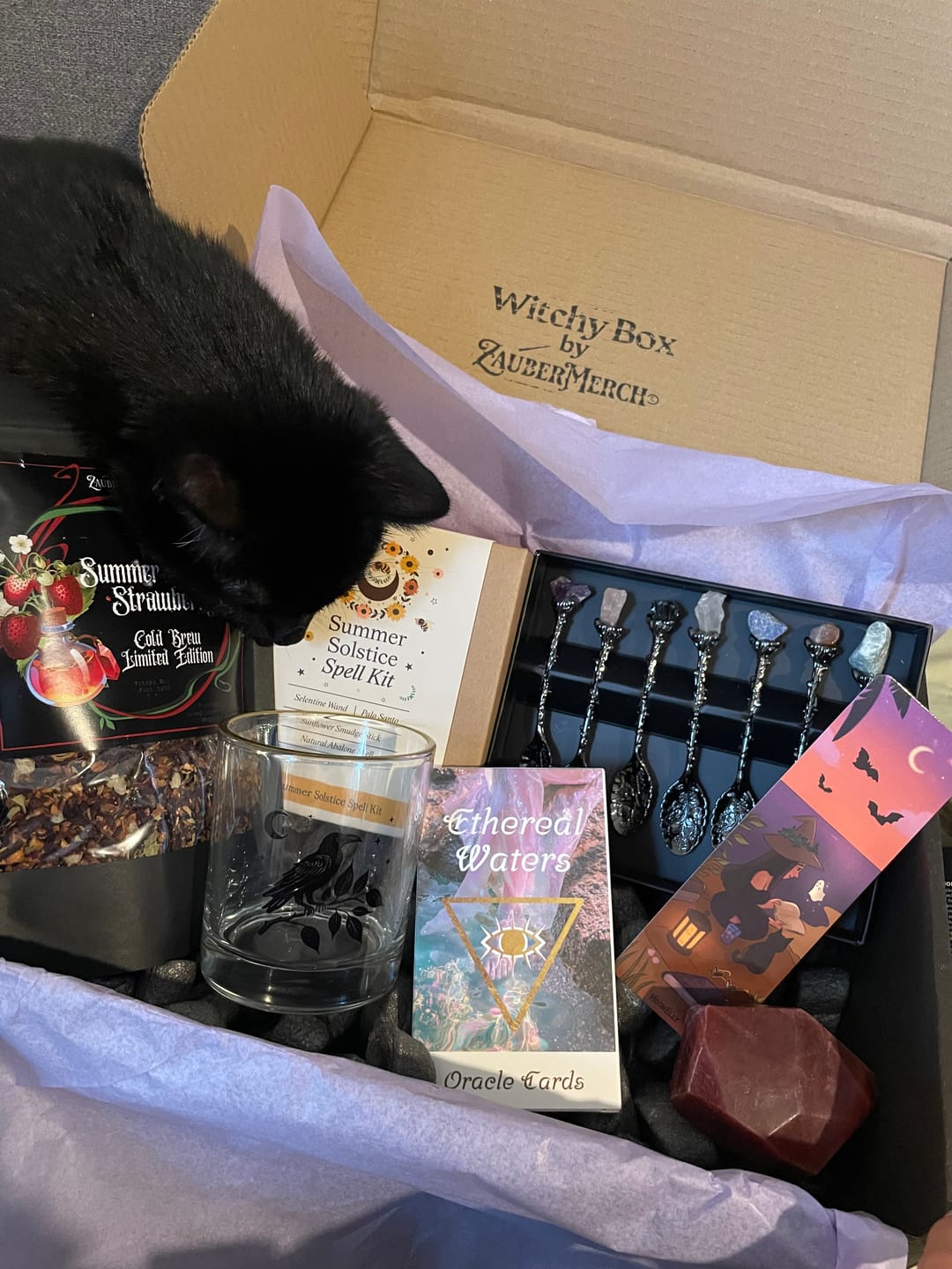 Customer photo review of Witchy Box Mai (Monatlich wechselnd & limtiert)