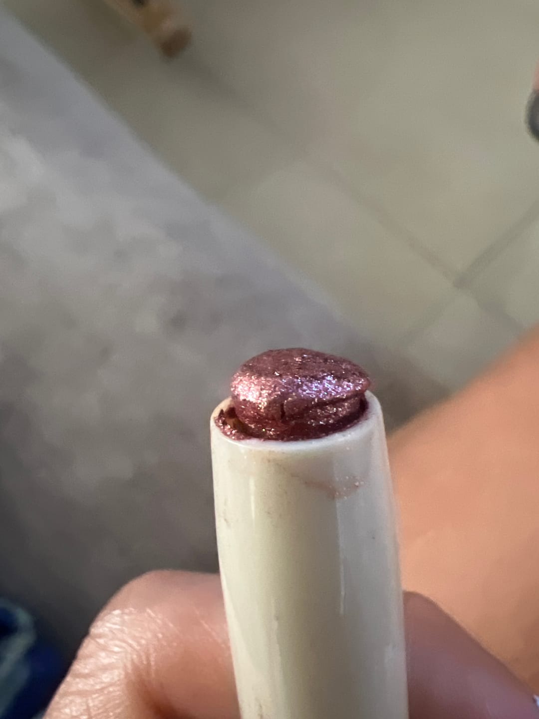 Customer photo review of SOMBRAS CREMOSAS EN BARRA