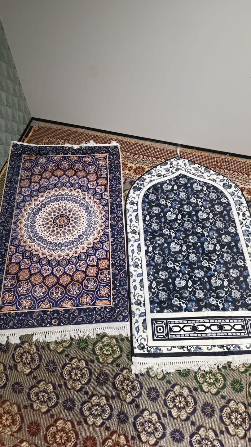 Customer photo review of Layl Blossom Padded Prayer Mat