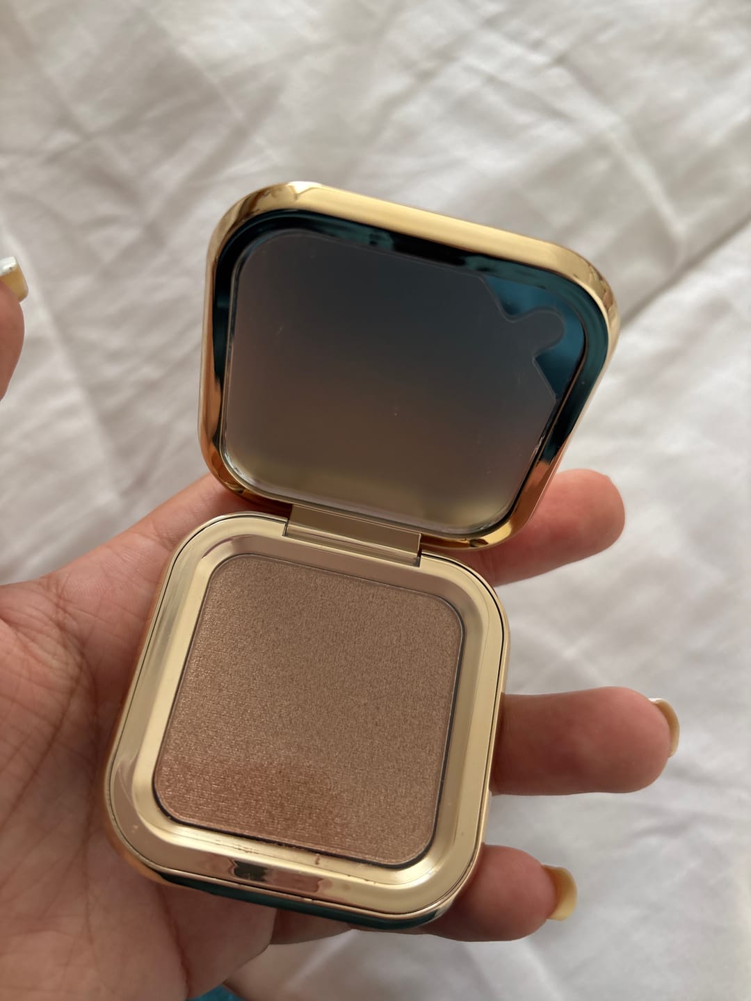 Customer photo review of ILUMINADOR COMPACTO 1ST SCENE