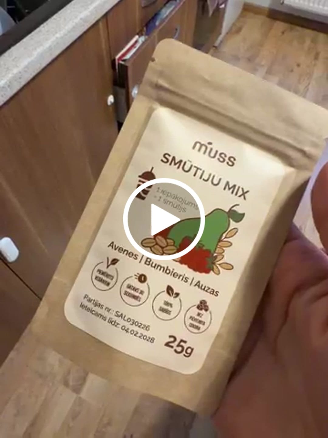 Customer video review of Aveņu, Bumbieru + Auzu smūtija mix