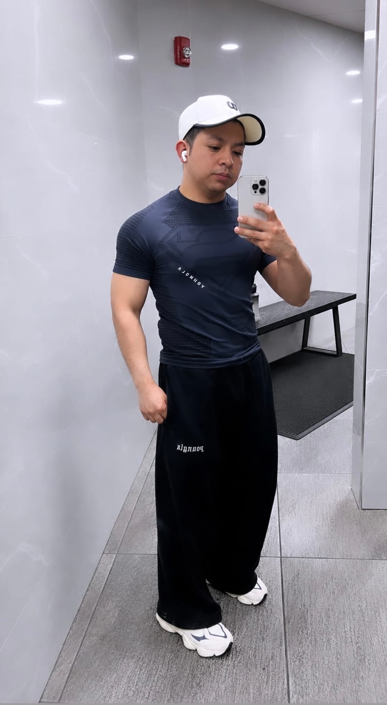 Customer photo review of 2111 - Classic Baggy Sweats