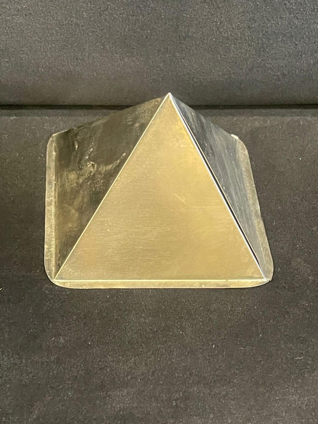 Customer photo review of Tri-Dhatu Hollow Vastu Pyramid – Alloy Metal Vastu Remedy for Protection & Prosperity | Ideal for Home, Office & Spiritual Areas | 4 cm | 120 g