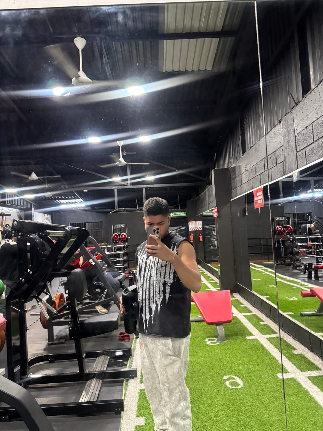 Customer photo review of 3021 - Revenge Crop Cut-Offs