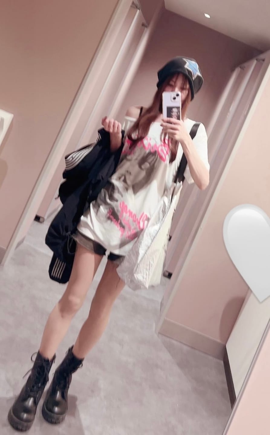 Customer photo review of IAMXIAA White Off-Shoulder Graphic Oversized T-Shirt