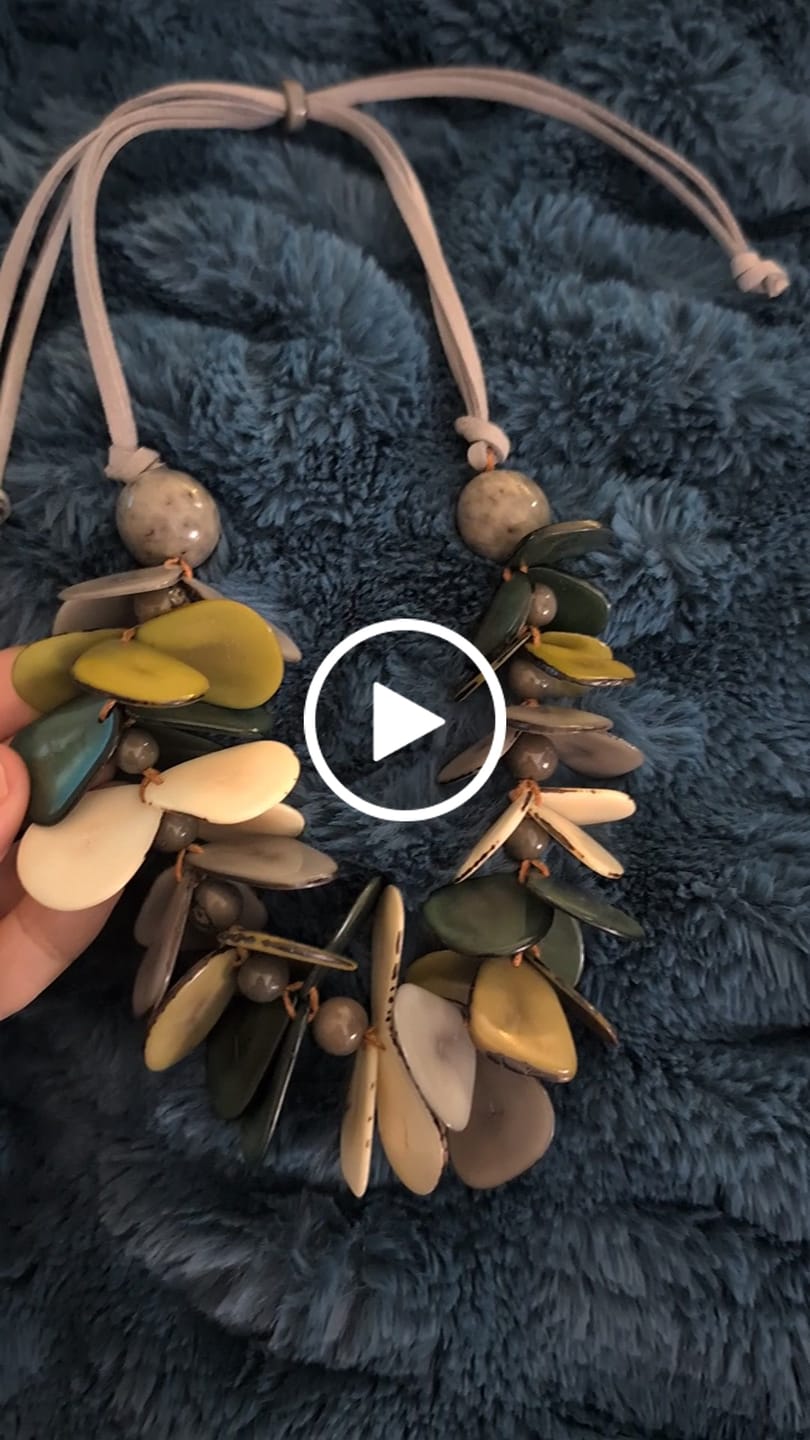 Customer video review of Mariposa Necklace