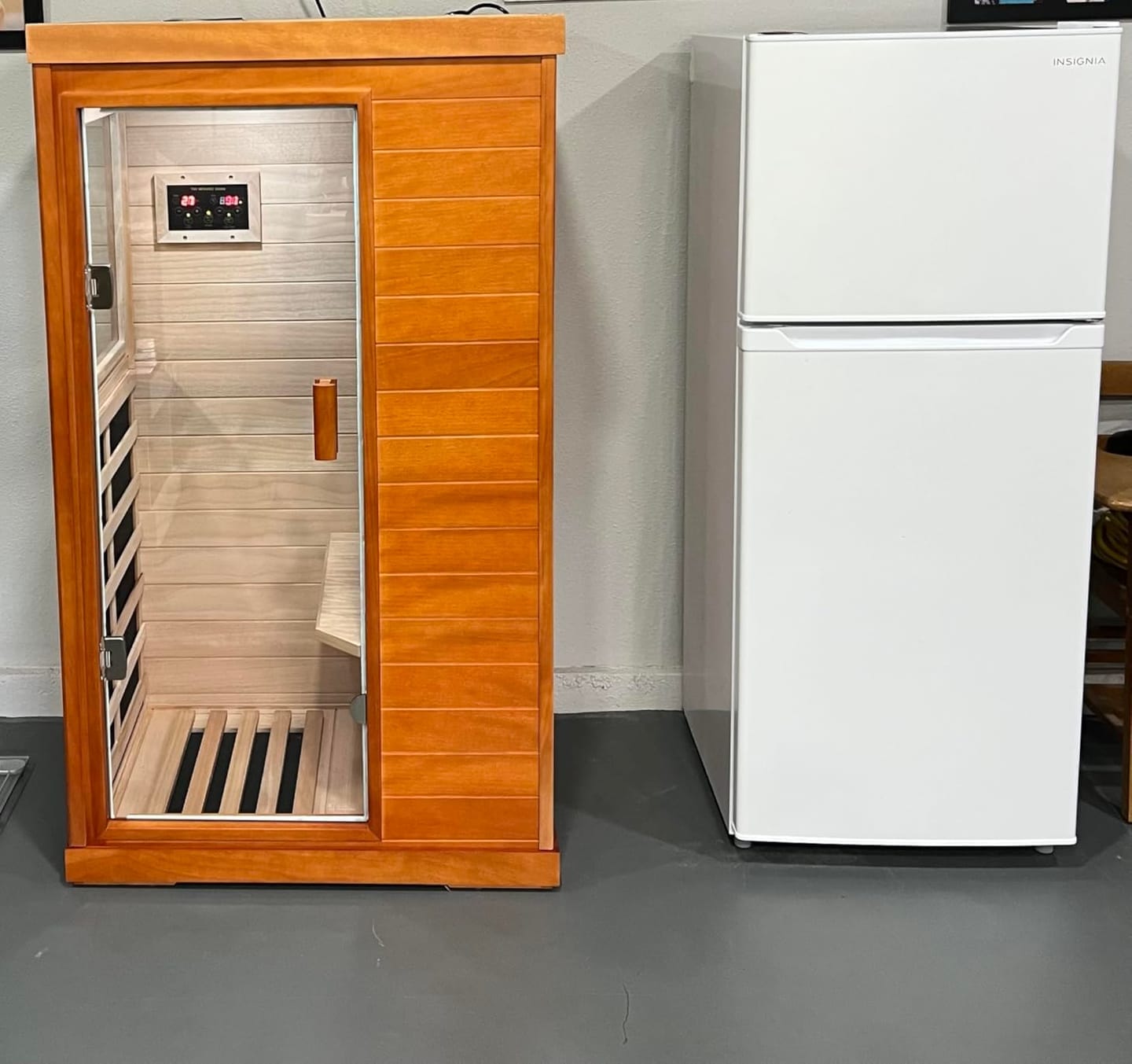 Customer photo review of Hosauna T-50C3 Far Infrared Sauna Home Sauna Spa Room Low-EMF