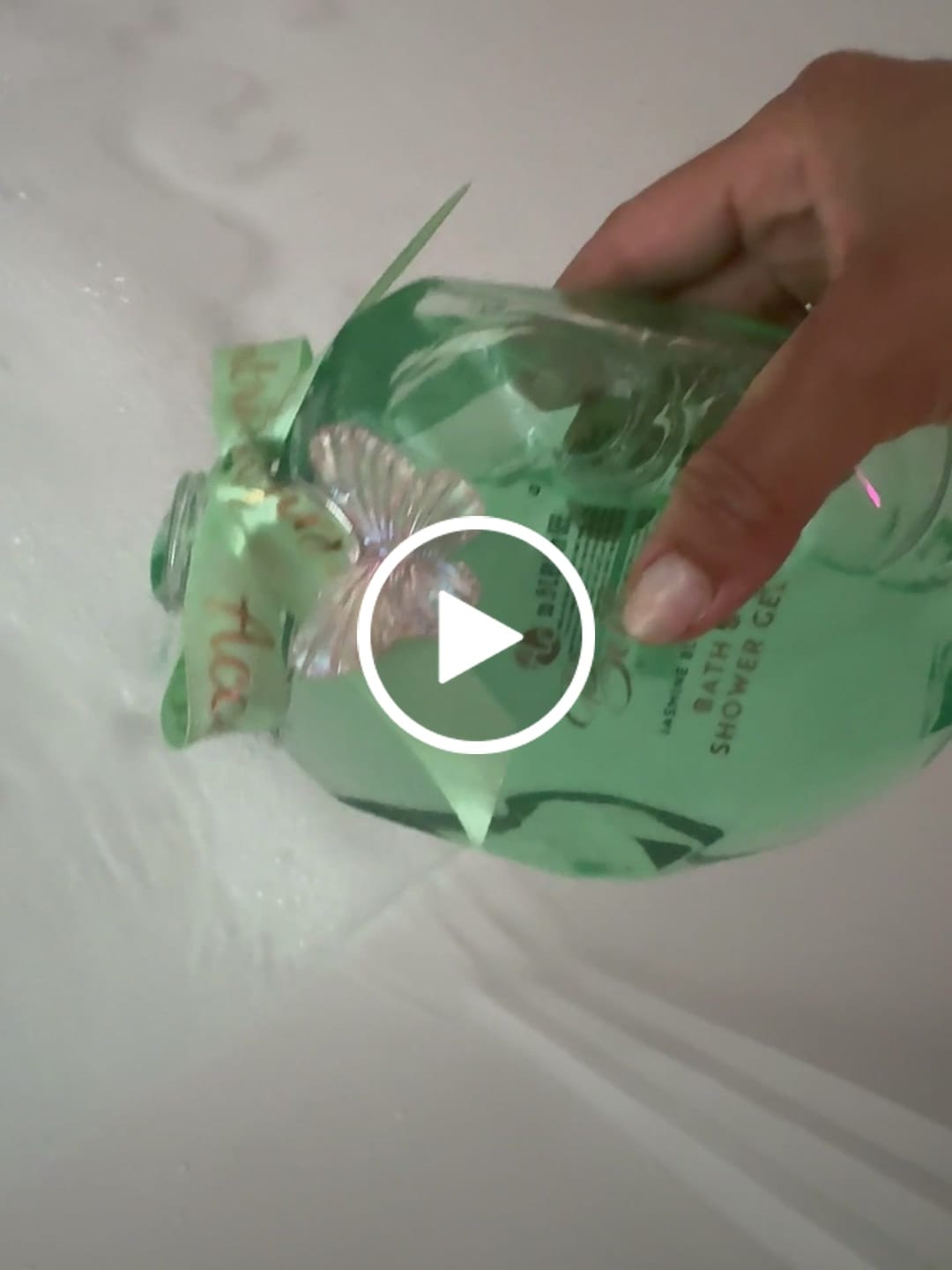 Customer video review of Fairy Zaubertrank Duschgel XL – Whymsical Wellness für dein Badezimmer