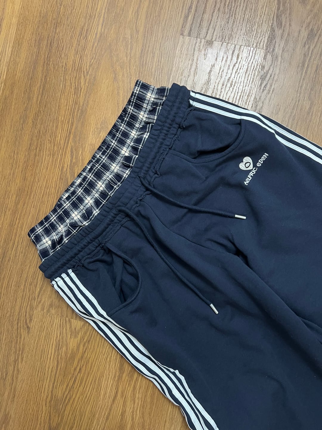 Customer photo review of Aelfric Eden Double Waist Baggy Sweatpants