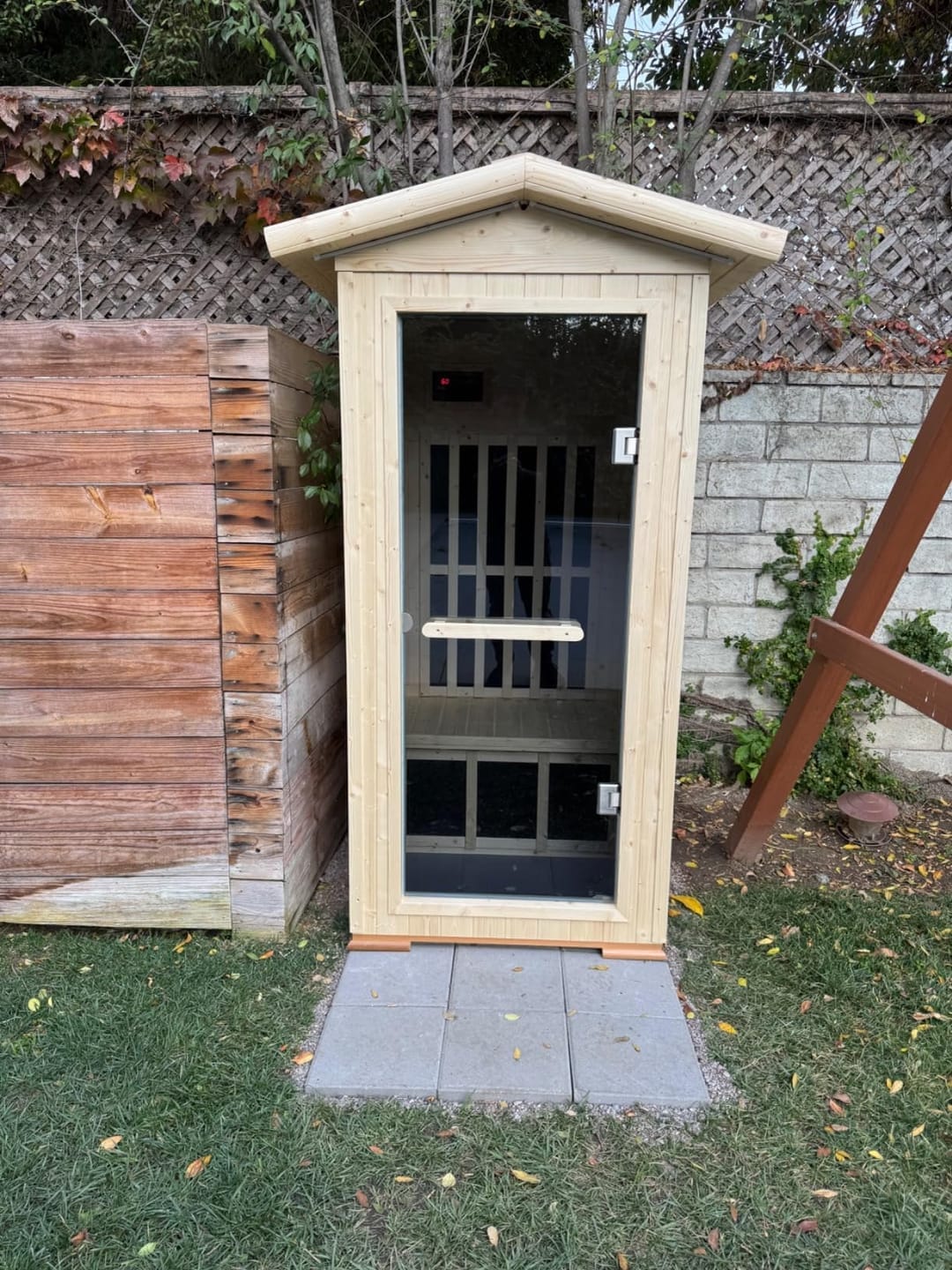 Customer photo review of Hosauna T-59C2 Outdoor Wooden Far Infrared Sauna
