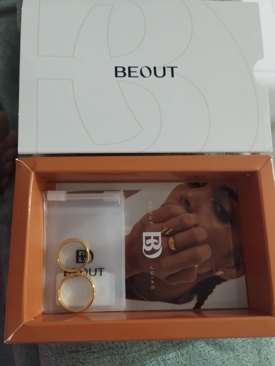 Customer photo review of Aliança Clássica Banhada em Ouro 18k
