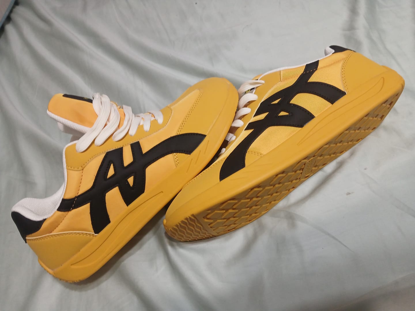 Customer photo review of Sedge - Wide Toe Sneakers