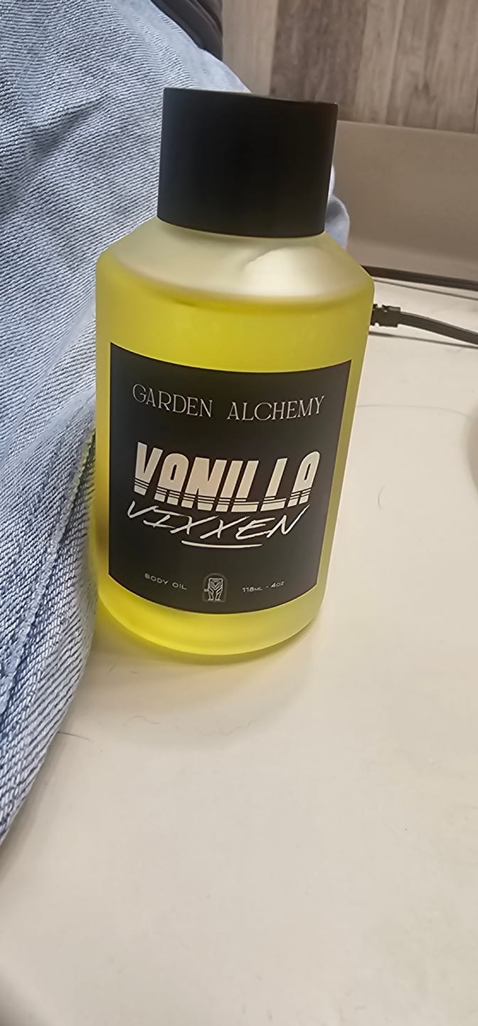 Customer photo review of VANILLA VIXXEN BODY OIL