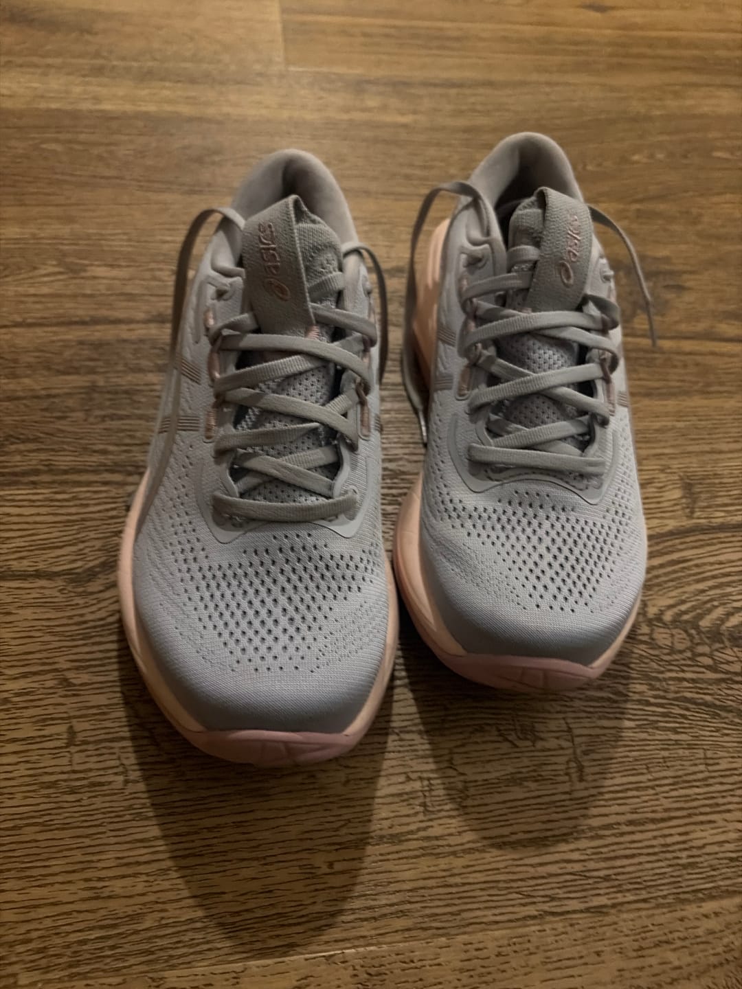 Customer photo review of Asics Gel Cumulus 28 Mujer Grey Silver Cinza Prata