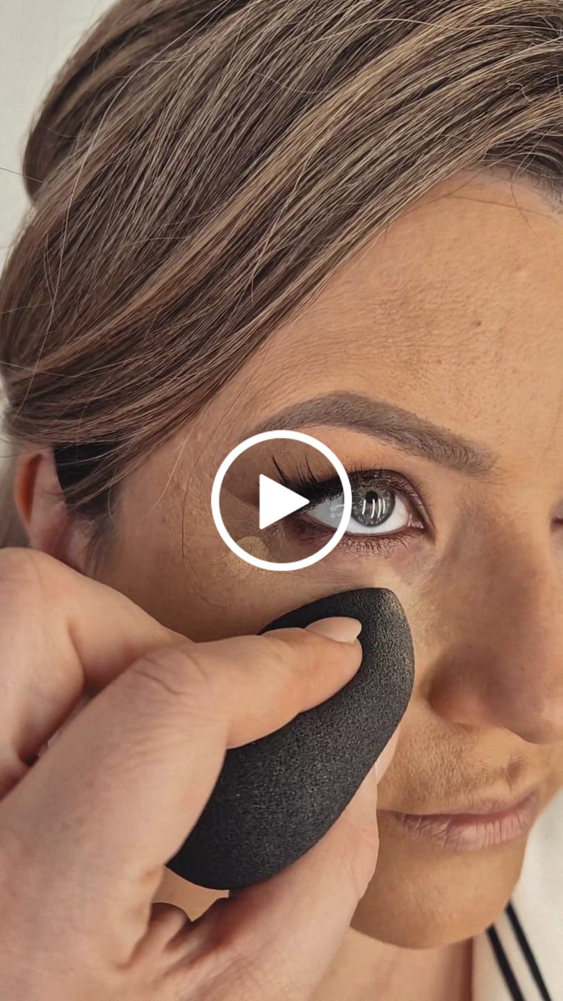 Customer video review of Classic makeup blender - black