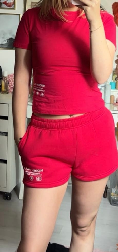 Customer photo review of LABEL T-SHIRT RASPBERRY RED