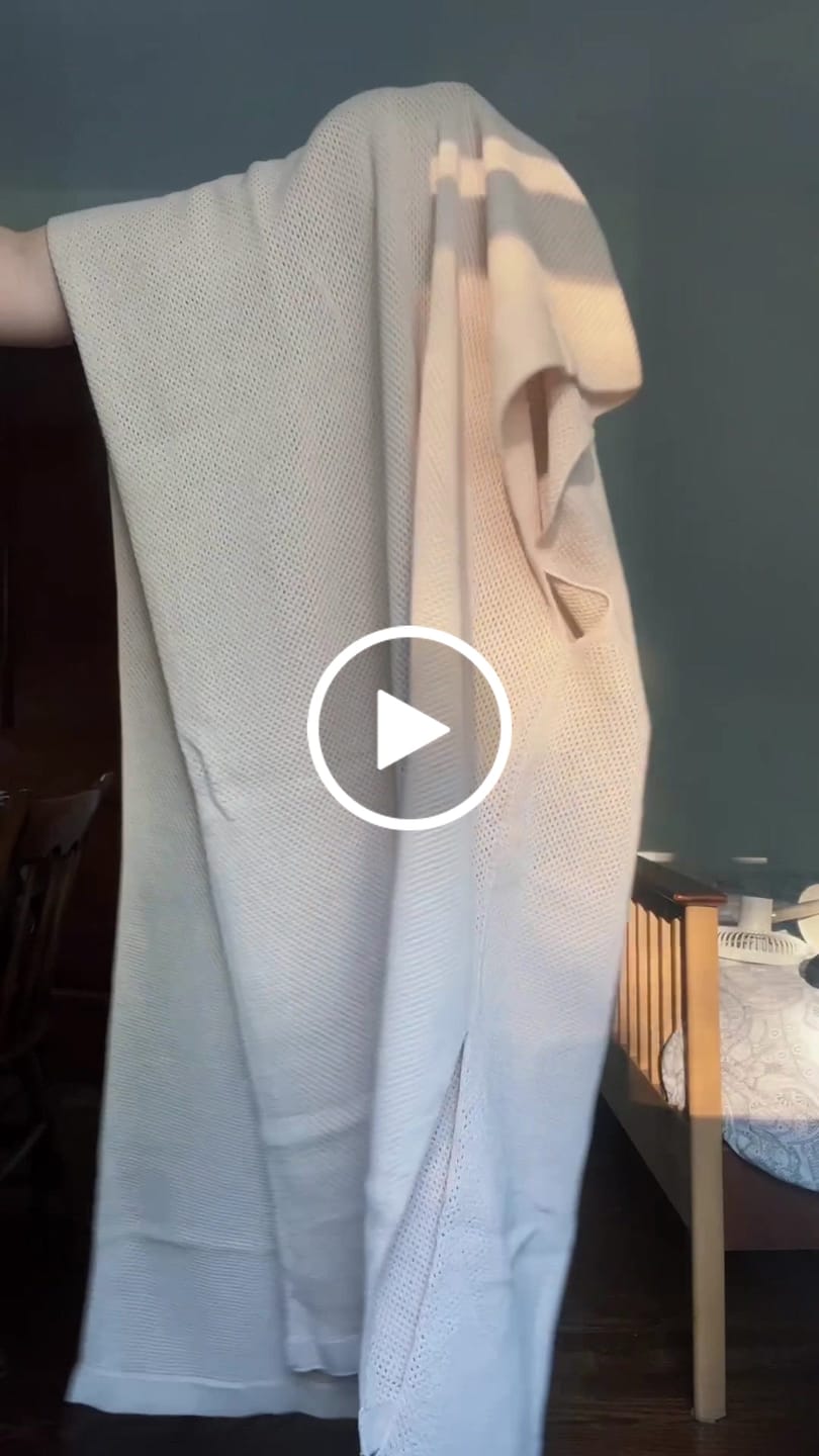 Customer video review of Nestling Baby™ Nursing Cover