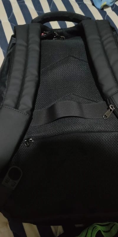 Customer photo review of Sac à Dos Fermeture Dorsale Cachée