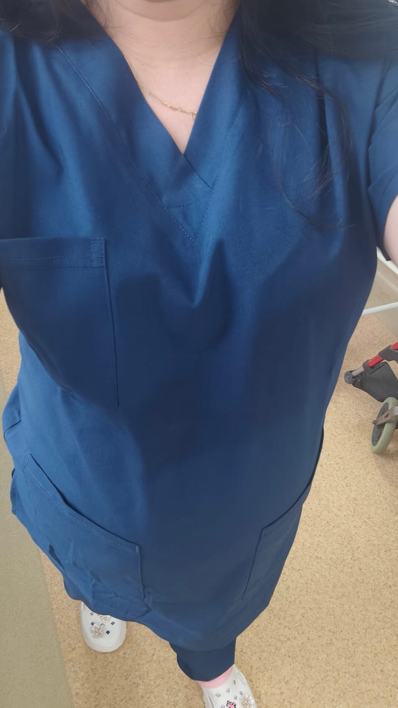 Customer photo review of Costum Medicale Elastan Albastru Indigo, Pentru Femei - Model Classic Flex