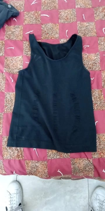 Customer photo review of BaseFit Tank | הגופייה שמזכירה לגוף שלך להתיישר, בלי מאמץ